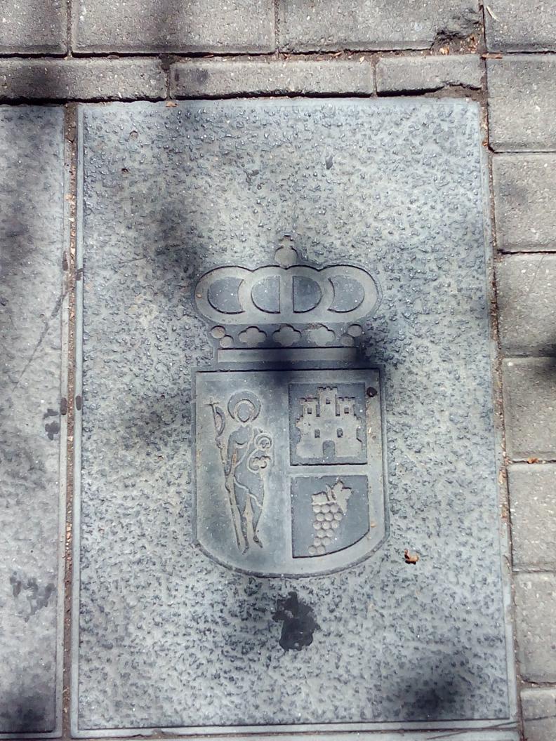 AlbertoEscri's tweet image. Tiene trabajo el nuevo alcalde de #Arganda hasta que cambie todas las baldosas de las calles :-)