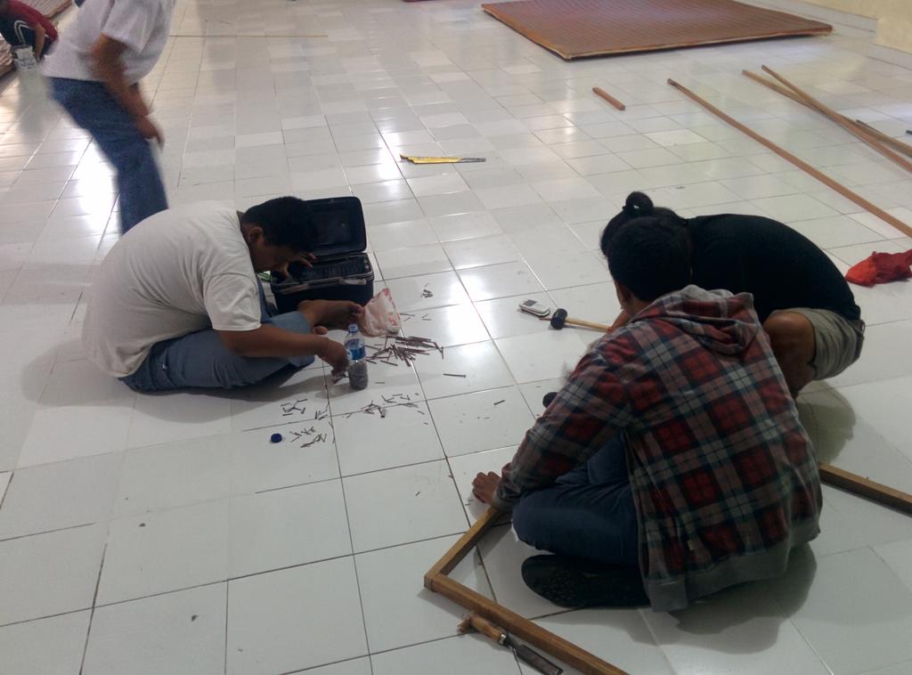 Semangat Tim artistik!