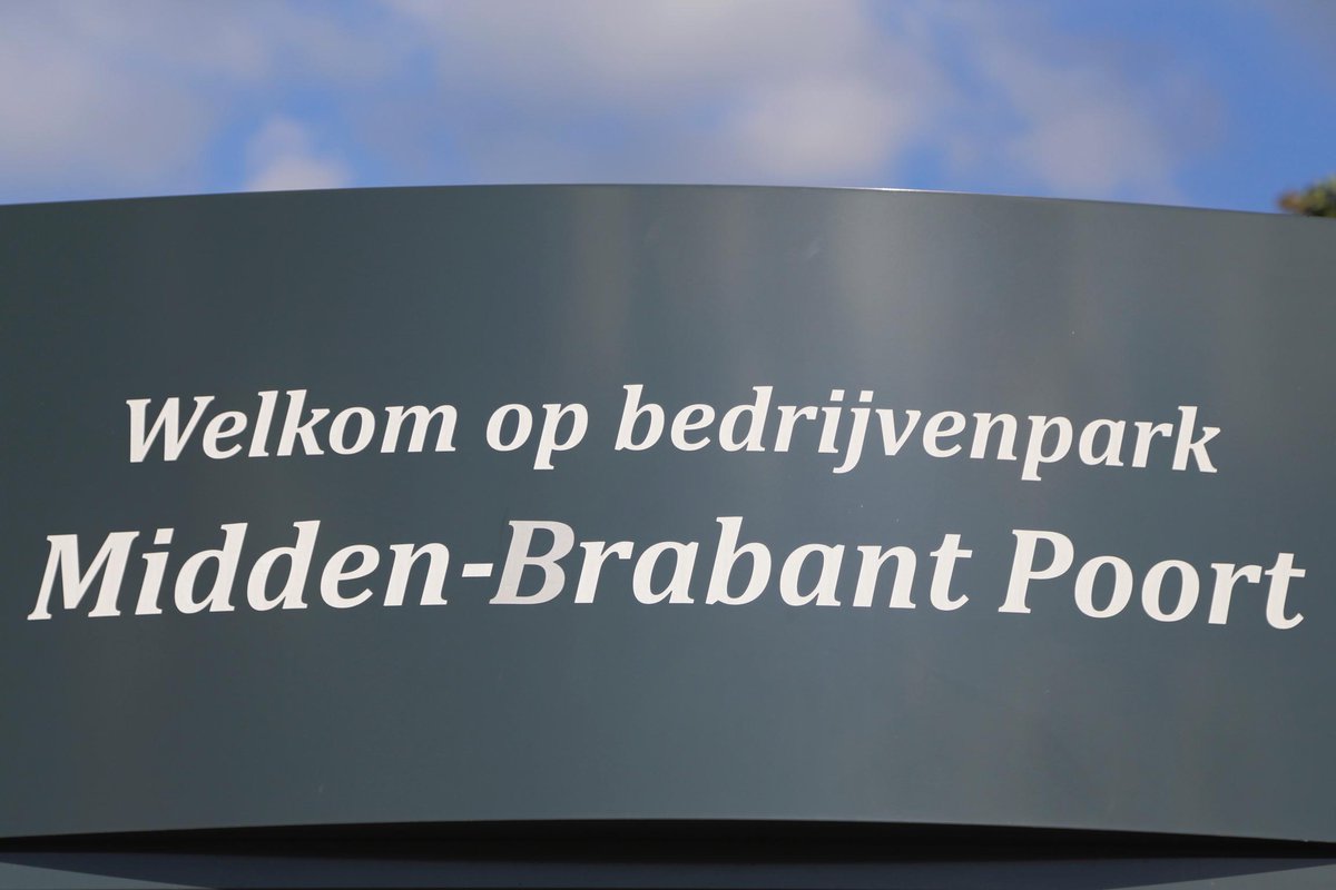 SpotCompanion's tweet photo. Ook in de vakantieperiode... Welkom op bedrijvenpark Midden-Brabant Poort http://t.co/pw4V9b4WZF