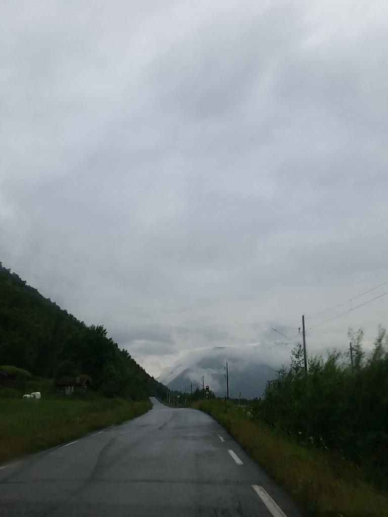 u2piadesign's tweet photo. Roadtrip with u2pia #roadtrip #photography #photoshoot #norway #creativephotography #loveourjob http://t.co/bQxd5KPDR5
