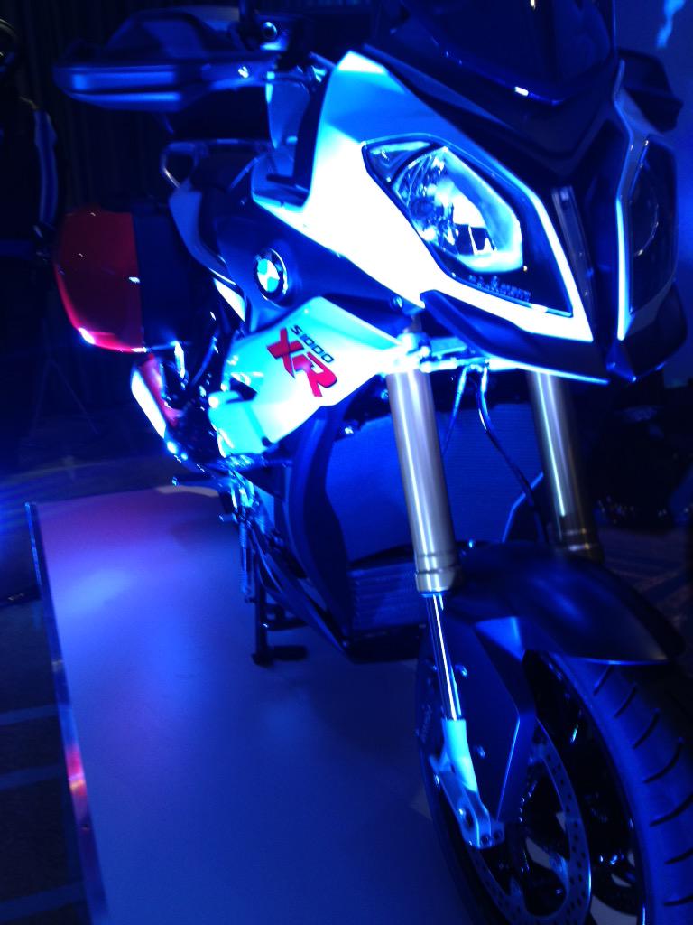 myFiets's tweet photo. BMW R1200 RS @bmwmotorradsa http://t.co/VILqMfaIZS