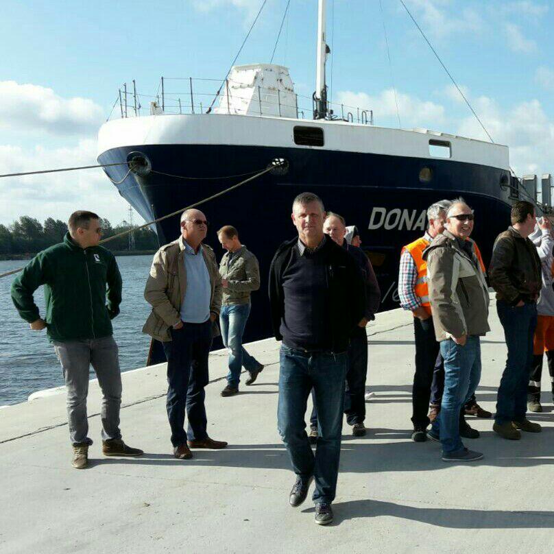 ACV_Maritime's tweet image. Also in @PortofGhent is #DockWork a job 4 #Dockworkers.  Stop provoking #dockers and their #WetMajor. #UnitedWeStand