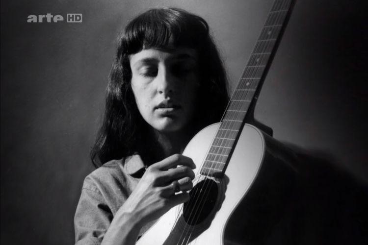 lesinrocks's tweet photo. [Vidéo] “How sweet the sound”: un portrait émouvant et riche de Joan Baez
http://t.co/HGT4TeTHC8 http://t.co/2xhspzT6Pg