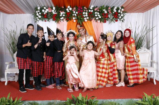nii_dini's tweet photo. Latepost with @Methhh @mickel_redy @nienienooo @wardaaaTJ @irfanpalamsyah ♥ http://t.co/FAqCeaRZ8C