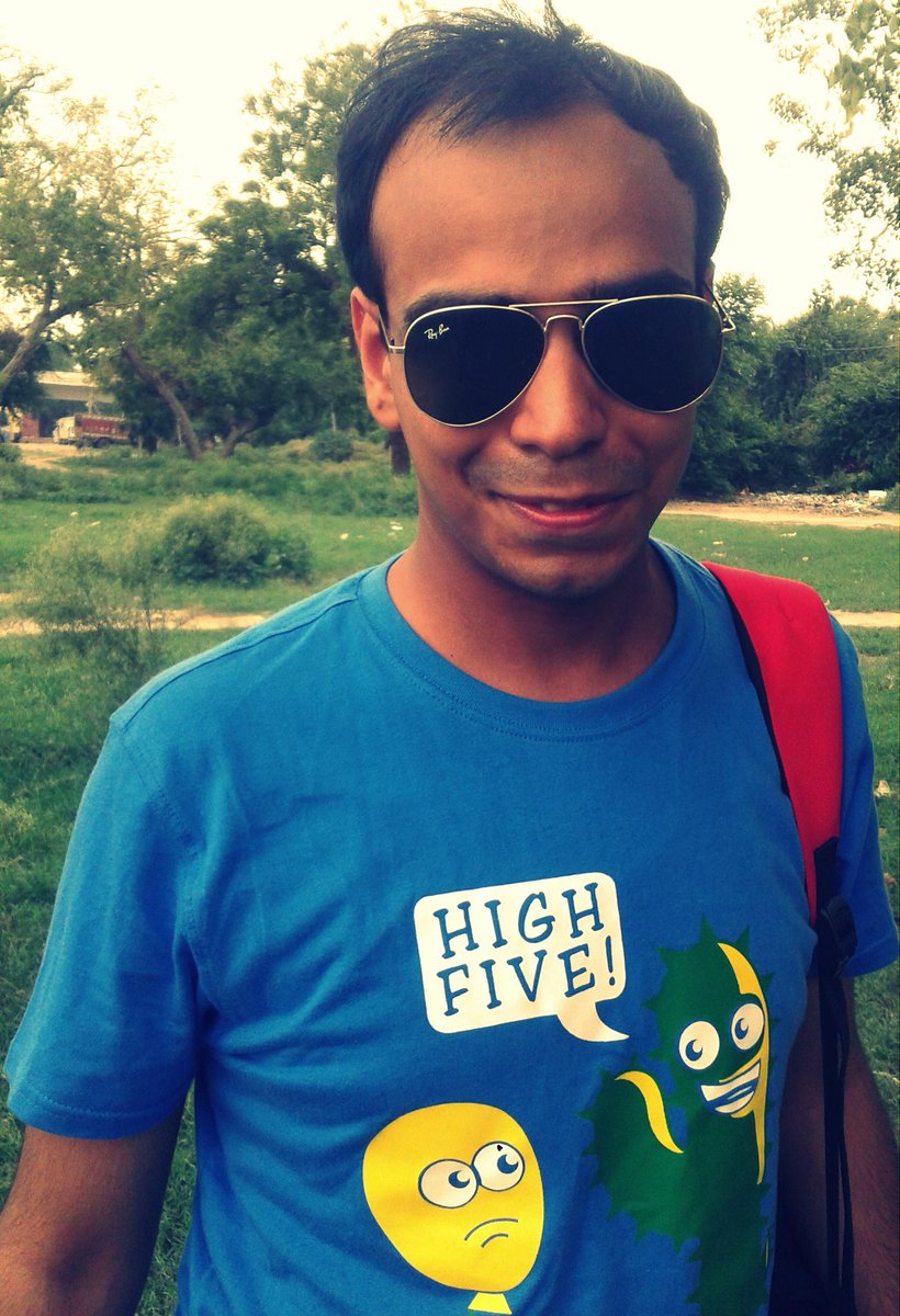 arunraheja93's tweet photo. @getvee My special love for the different cool graphic tees! ;) #WhatsYourKind http://t.co/45ocohgOBh