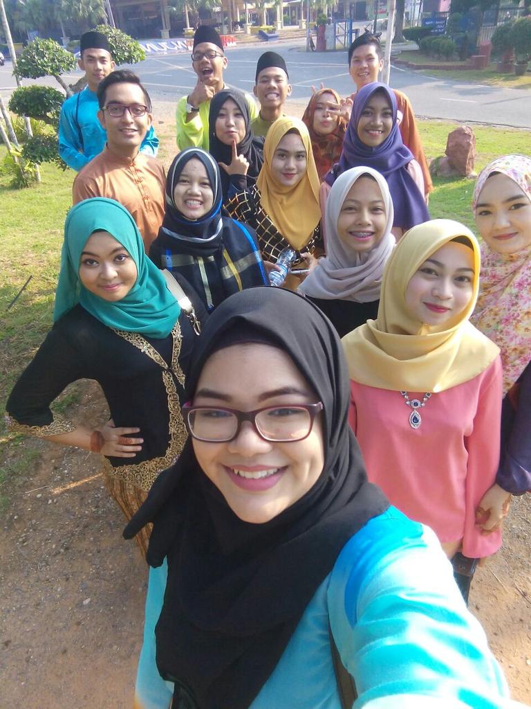 SyahrulRidzwan's tweet photo. Jamuan Hari Raya #TamingSariTeam
#TB this morning #StarComplex 💃🎤 http://t.co/OS6iPbn2wr