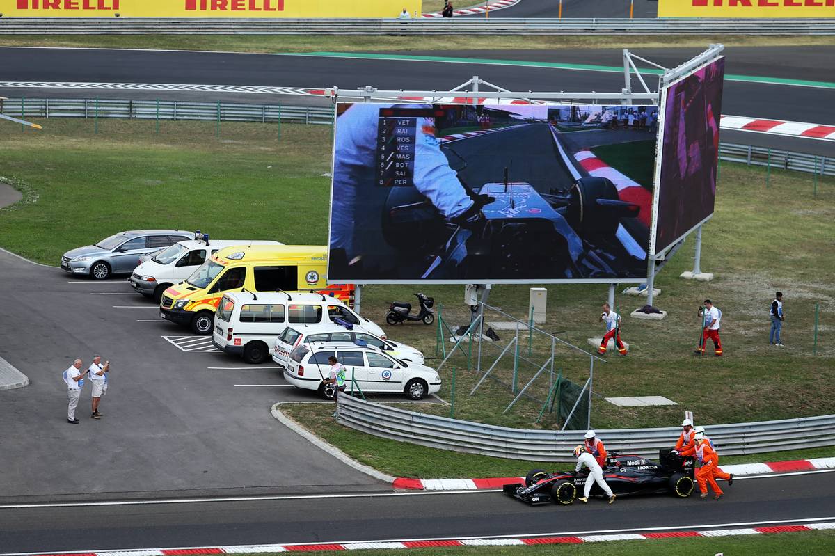 A big happy birthday to Fernando Alonso, hopefully he\ll be able to get his feet up today! 