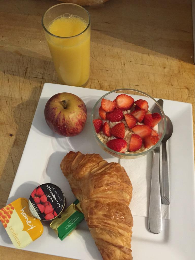 Continental breakfast. Also comes with tea /filter coffee. Available all day and also for take away #independent  :)