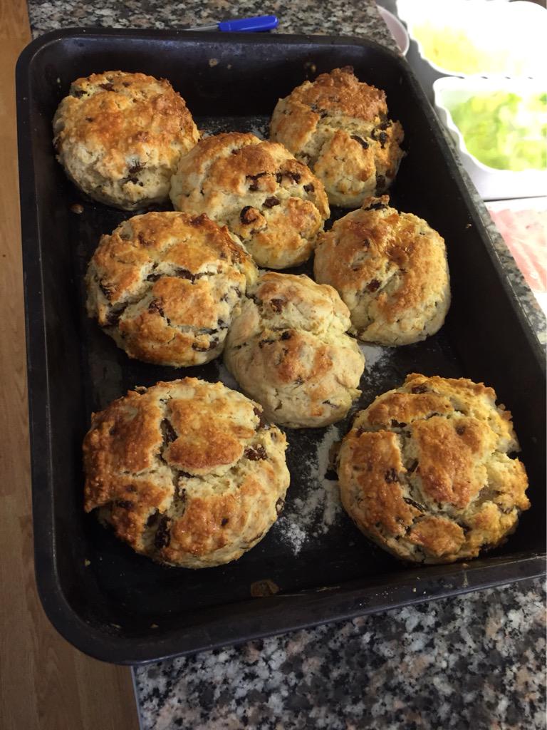 Freshly out the oven, homemade fruit scones! find us on George street :) #independent #aylesbury #coffee