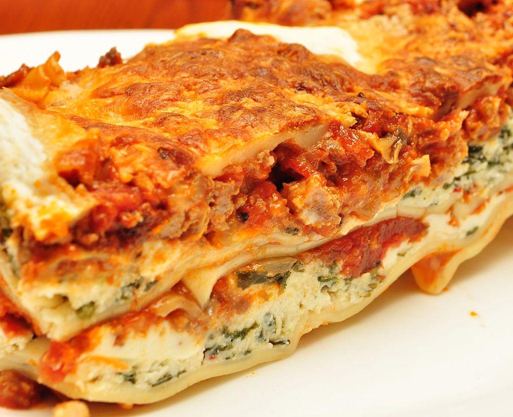 Good morning! Today is #NationalLasagnaDay so you know what we're having for dinner tonight! holidayinsights.com/moreholidays/J…