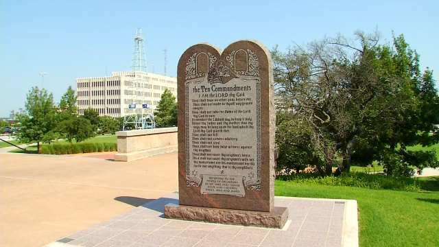 CitizenGO's tweet photo. Oklahoma's Top Court Says State Must Remove #TenCommandments Monument. We must act NOW! SIGN: http://t.co/X9O2ojqhsj http://t.co/vxz1eSzF05