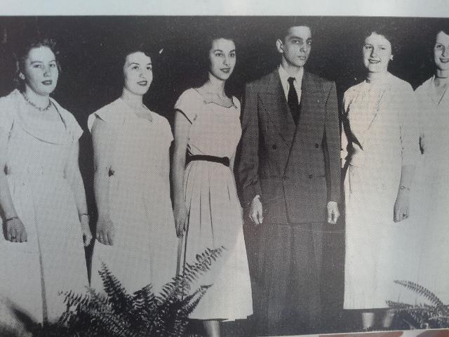 markcmarino's tweet photo. There's my Dad! Getting his diploma, winning honors, too! Dad! Dad! over here! Who r those women? #ath15 #athgrad http://t.co/Qng3fxXCKk
