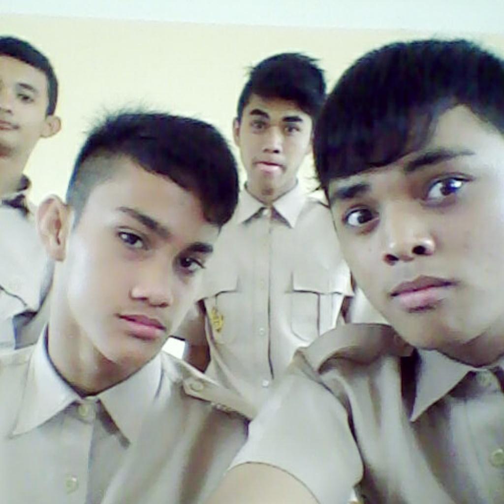 fiki-ano tweet media