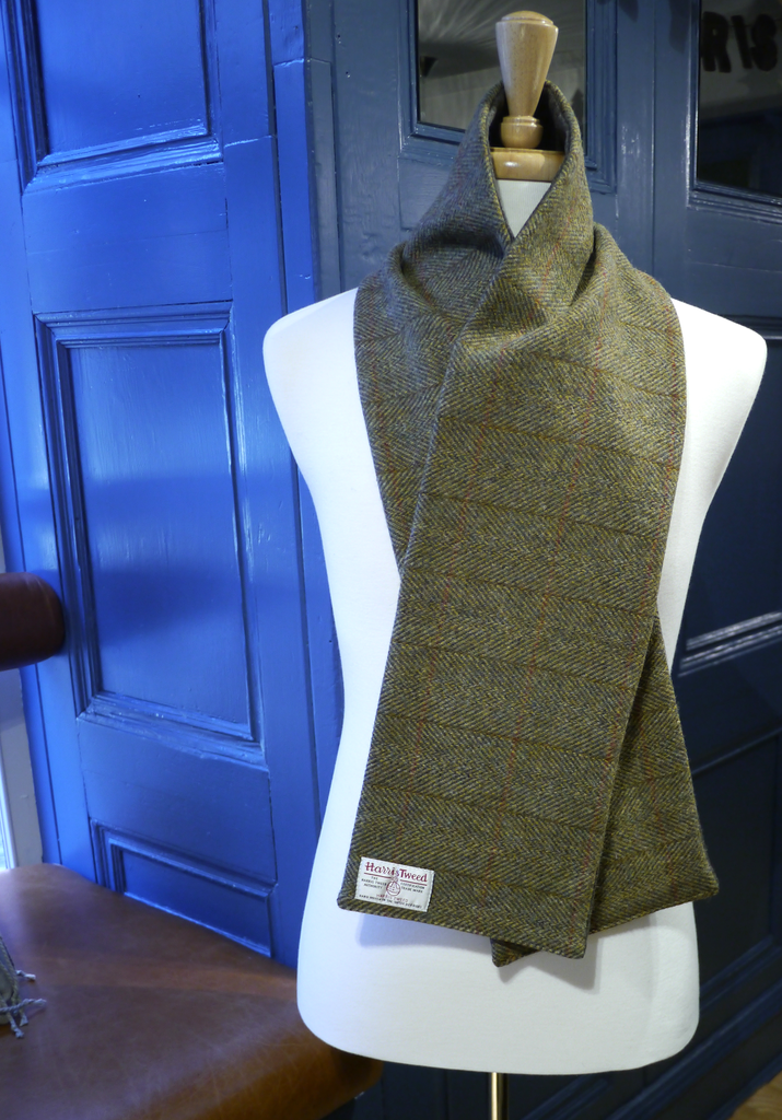 AvantPremiereUK's tweet photo. What better way to shop menswear than with traditional materials from @Ballanbyscot 's collection! #FindinStore #Shop http://t.co/HBkVQacr40
