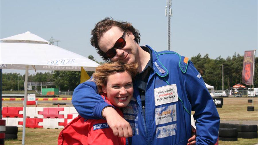 ErnavdBiggelaar's tweet photo. Vanavond om 19:30 op @NPO1 in het programma #ikneemjemee @GijsStaverman &amp; @Marlijnwburg in actie op @CircuitBerghem http://t.co/jK2MSLAu61