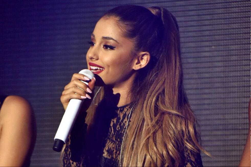 MileyArmy's tweet photo. 1 RETWEET IS 1 VOTE FOR ARI 💞
#MTVHottest Ariana Grande http://t.co/7VHM9iVca9