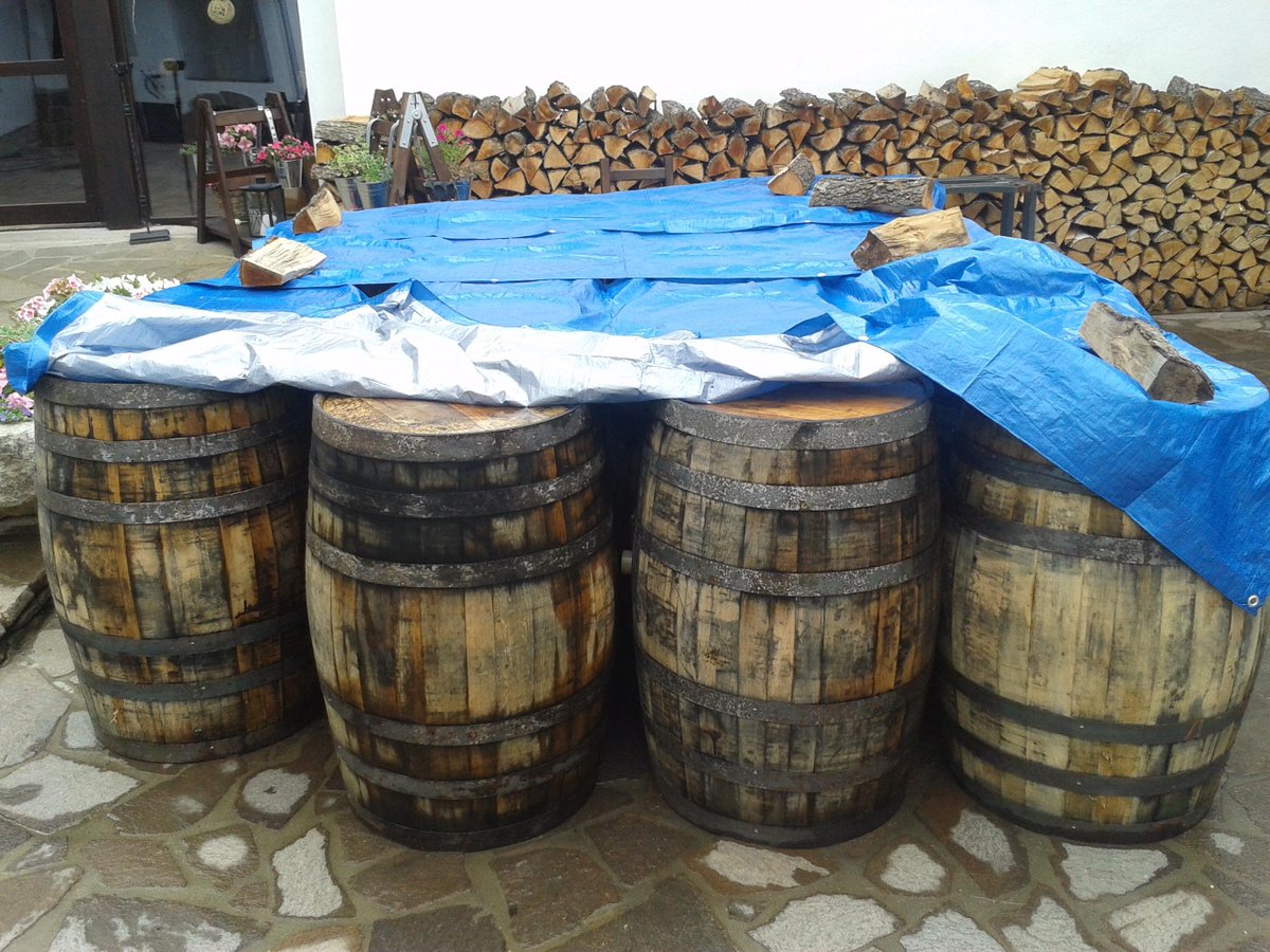 svachovka's tweet photo. Zpráva z naší destilérky!Získali jsme 20 sudů z destilérky Jack Daniels v Lynchburgu pro účely whisky ze Svachovky. http://t.co/l8UooT6m3J