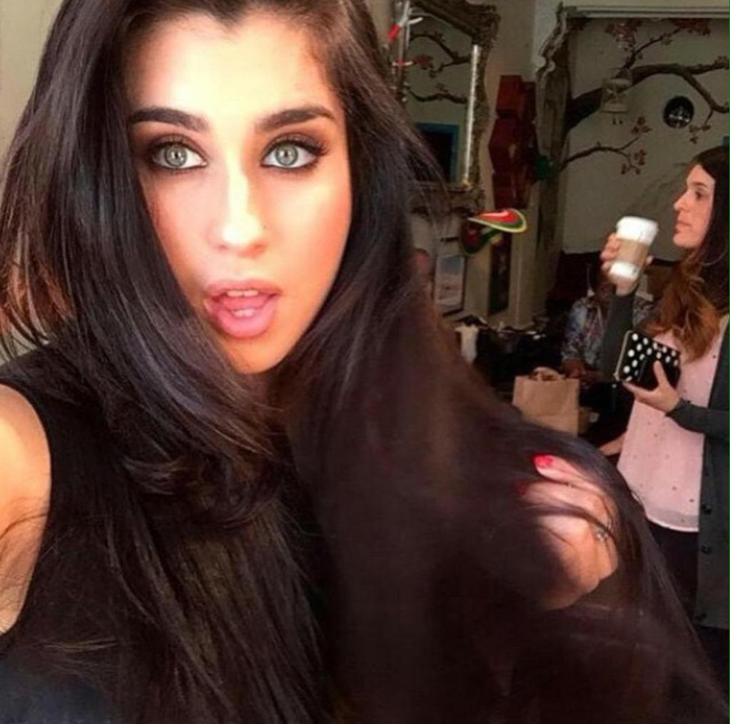 jonahcaggdr's tweet photo. chiara non apprezza sto ben di dio http://t.co/7nj7aTkrEH