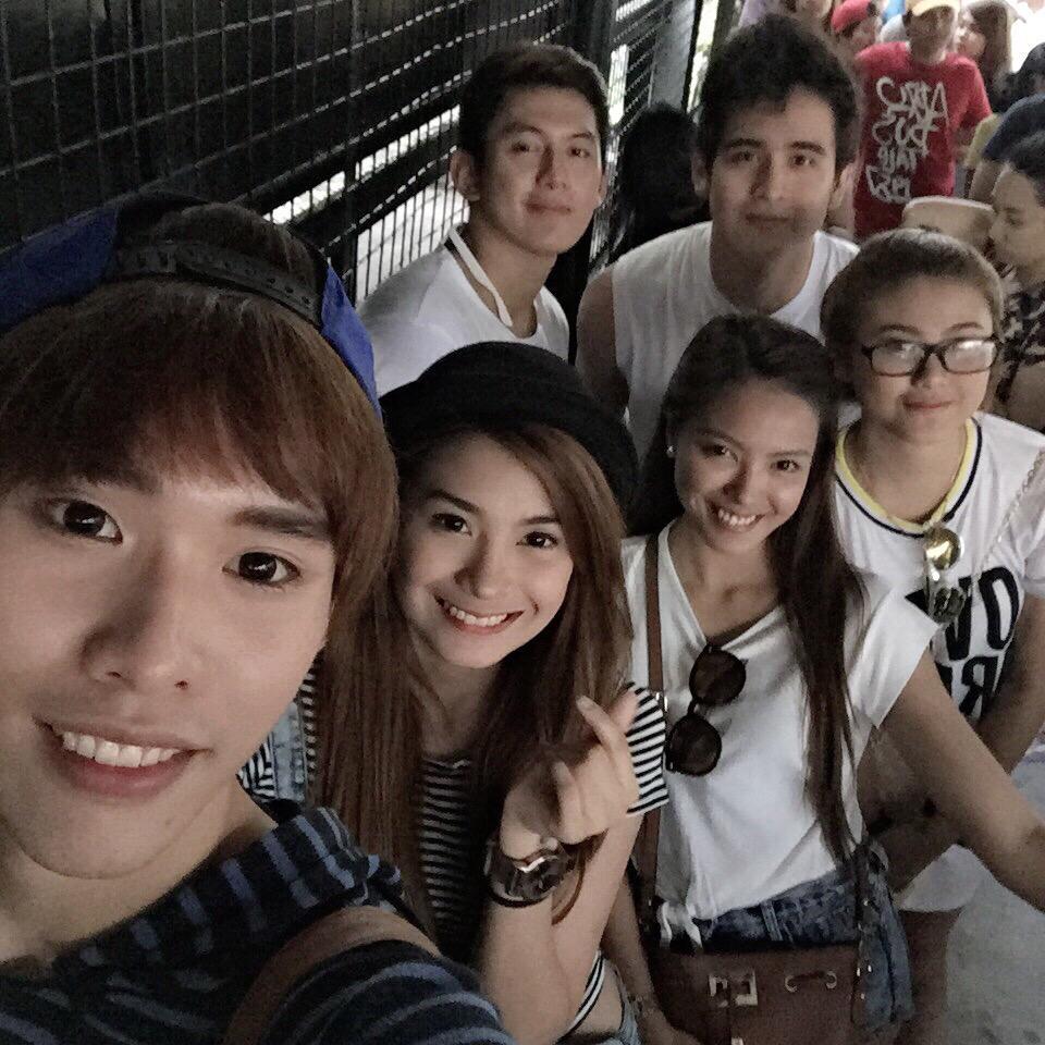 ForeverJJ_11's tweet photo. ·SQUAD· #Jamjan ❤ #BestRelationship 👫 #AdminTeresa http://t.co/FEJui0seZj