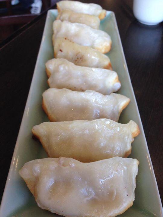 #dumplings with chilli, pan fried #yummy #yumcha #chinesefood #sydneyeats #foodblogger #foodporn <a href="/shanghaistory/">ShanghaiStories1938</a>