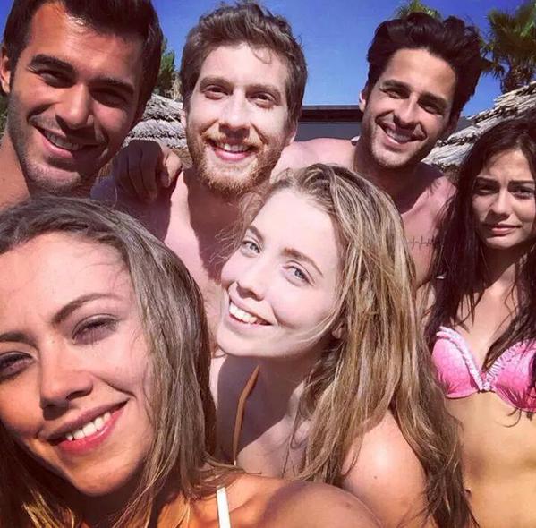 xAytilist's tweet photo. Şşşh...Bu gün Çilek Kokusu 😊🍓 @Ckp_Burak @Ckp_Baris @Ckp_Volkan @Ckp_Asli @Ckp_Cagla #CilekKokusu http://t.co/7WkouojtL6