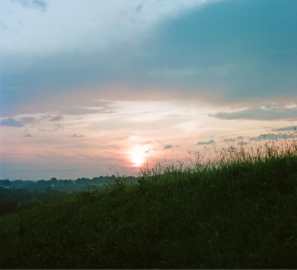 thisa_guy's tweet image. Medium format from #perinton looking into #Rochester. #roc #RochesterNY #Landscapes #NatureLover #coexist