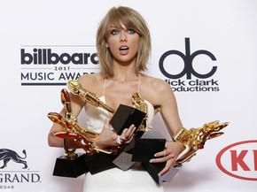 RadioBrasil's tweet photo. News: Taylor Swift é a grande vencedora do Billboard Music Awards 2015 http://t.co/XuvFWa9iJK http://t.co/t5D9gHNvRY