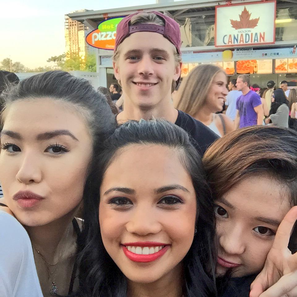 LourizaTronco's tweet photo. With my @XO_IQ boo boos at the @NICKIMINAJ #PinkPrintTour! Thank you to our wizard @TDoubleUL for the fun night out! http://t.co/b36CaglMkW