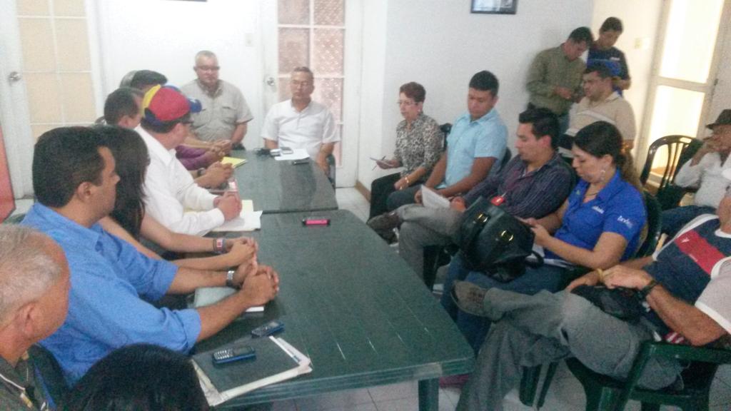 RebaZambrano's tweet photo. Rueda de prensa tema #Salud de @manoloparilli candidato #AN C1 #trujillo. #Unidad http://t.co/KE5xMa2Jrg