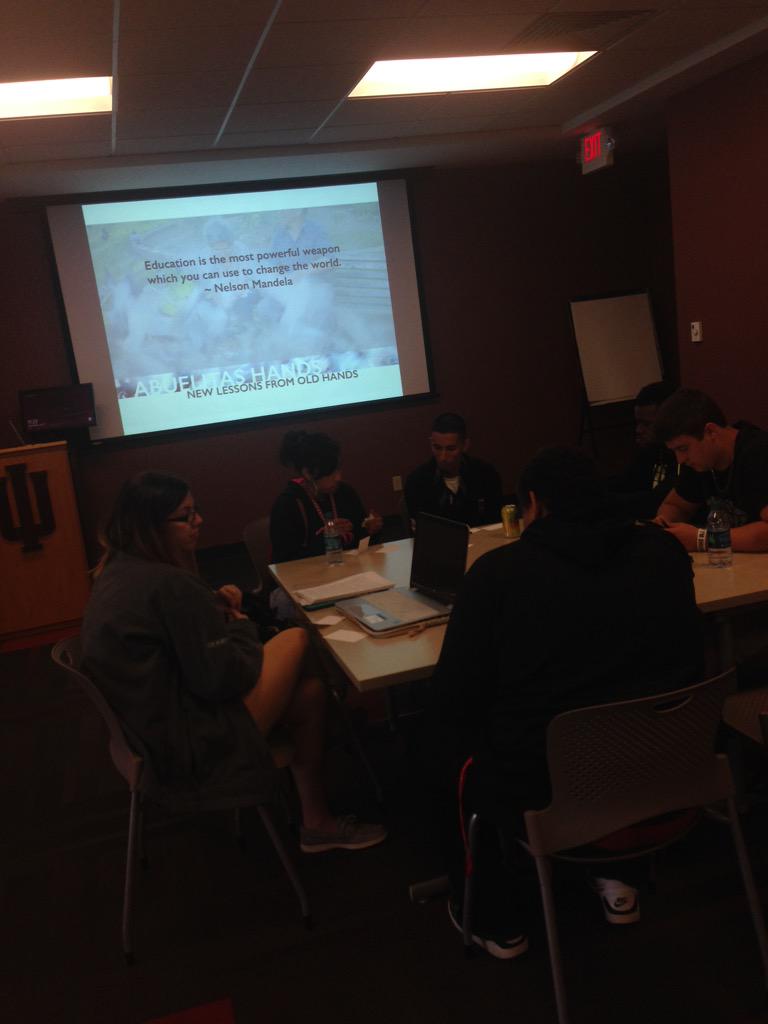 SamSpeakerGuy's tweet image. Presenting #AbuelitasHands today at @IUSouthBend for the new #ABCProgram always blessed to share this story