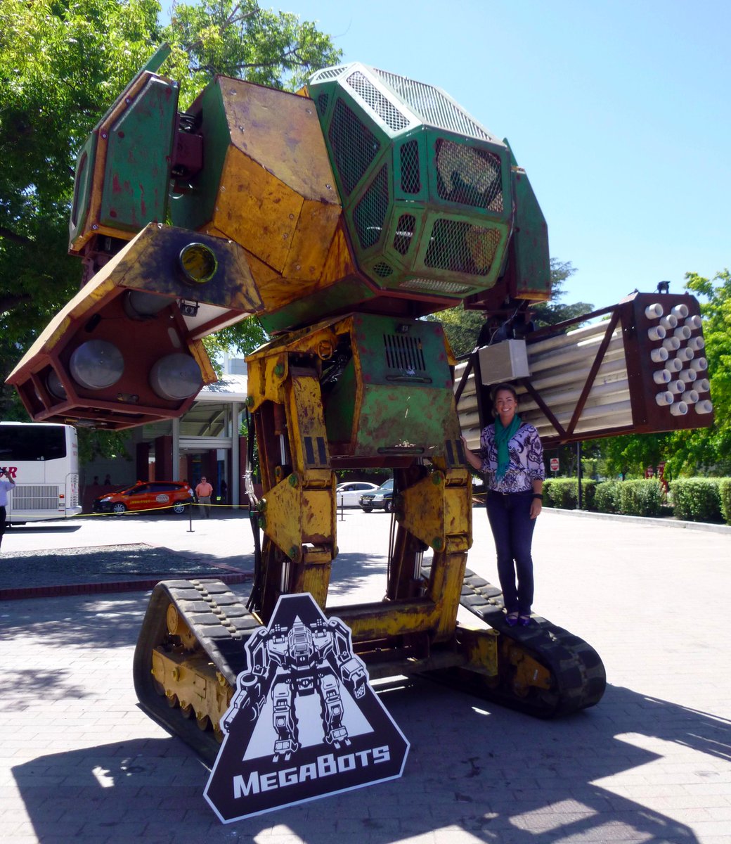 WordsToPictures's tweet photo. A day with MEGABOT! He's a 15' tall robot armed with a 20 barrel t-shirt cannon! Dreams DO come true! #megabots http://t.co/lmi4gASzRc