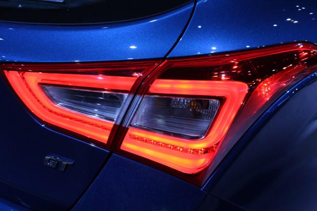 #Hyundai #ElantraGT 2016 continue d'en donner beaucoup aux acheteurs pour leur argent! ow.ly/QeGja