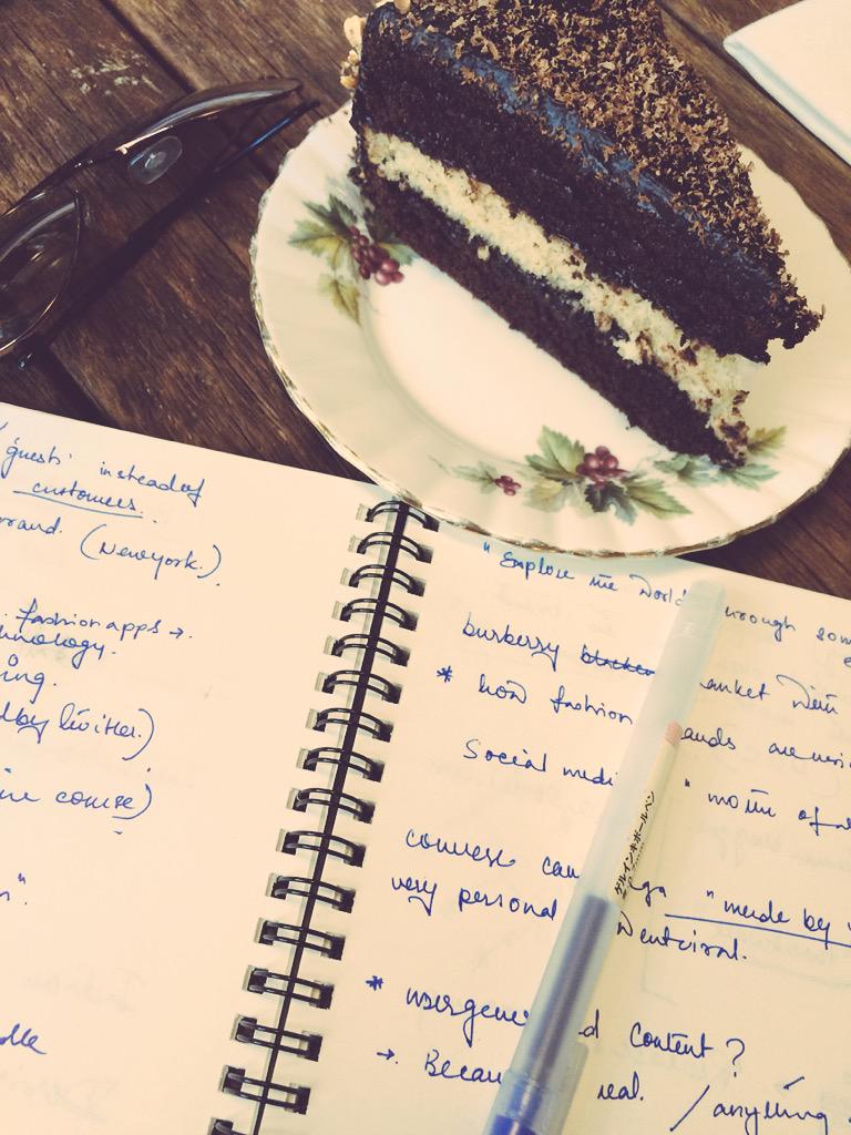 Adrita_8's tweet photo. Binge eating while working #project #FMCJuly15 #hoxton #hipster #culturesoaking @gingerblurbs @kseniagu @the_nidus http://t.co/vvkN4ybk9L