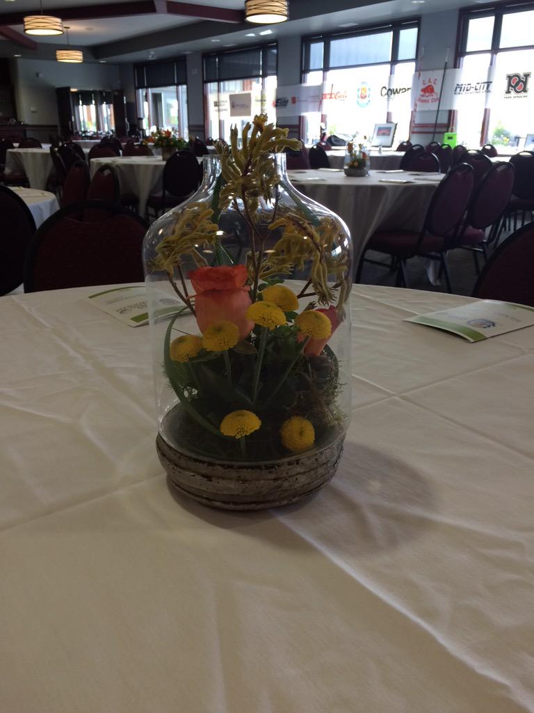 EventElement's tweet photo. @EventElement: #specgc Mark Spector Golf Classic gorgeous flowers @TickledFloral!!! #charity #yeg http://t.co/lQPahJTKdK
