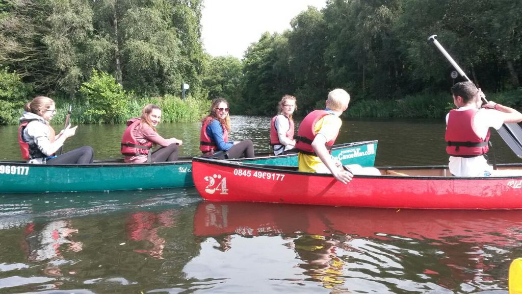 10enfieldbb's tweet photo. Had great fun canoeing on Norfolk Broads with @TheCanoeMan in Wroxham!!! 🚣🌞👍 #NorfolkBroads #7daycamp #bbcamp15 http://t.co/wSMYytVv8B
