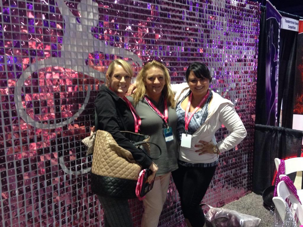 TutuTix's tweet photo. We loved hanging out with our client @8CDA yesterday at @DTSummit #danceteachersummit #DTsummit2015 http://t.co/U2jSwRLWd1