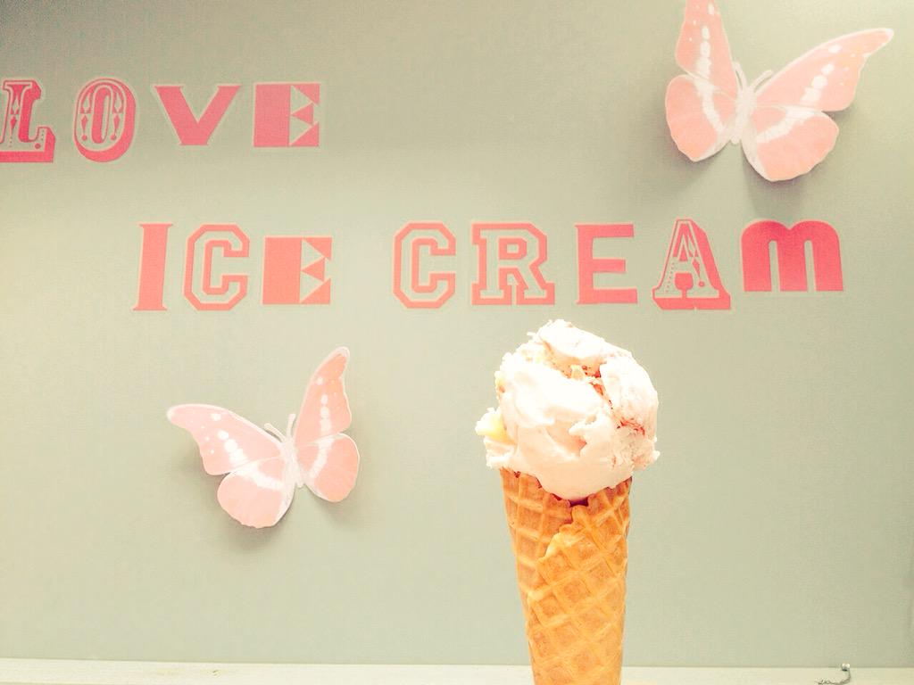 boxsmall_ed's tweet photo. Love #icecream? Made fresh on the farm and delivered daily to #boxsmall. Go on, you know you want to! http://t.co/WmZ229pX0J