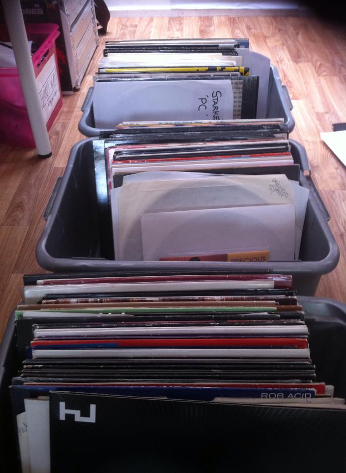CratesCdf's tweet photo. New Stock!! 3 Crates of DnB, House, Techno, Electronic &amp; Downtempo. Come get the first picks! http://t.co/a1MmEihhRY