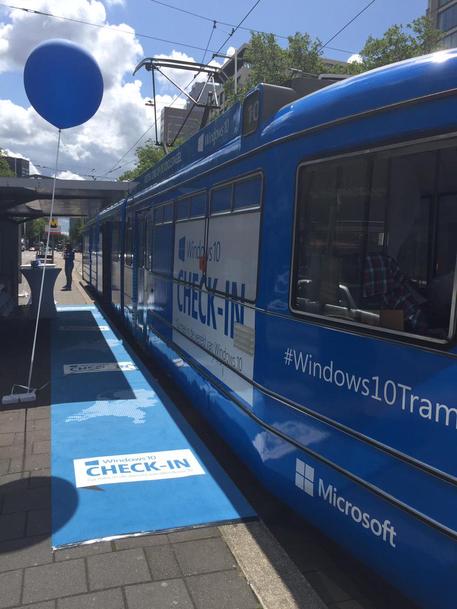 vverbeek87's tweet photo. Awesome #Windows10tram at #Rotterdam. Great promotion by @microsoft #Windows10 #UpgradedAlready http://t.co/YFMvTba9fc