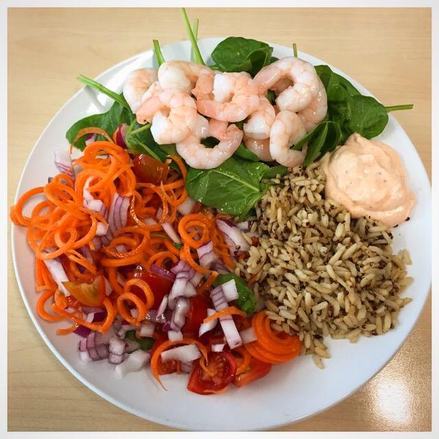 EatLiftLiveWell's tweet photo. Lunch is one big fat punch in the face of colour &amp; goodness 🍴 #eatliftlivewell #lunch #ldnmladies http://t.co/kKqVjVTSPy