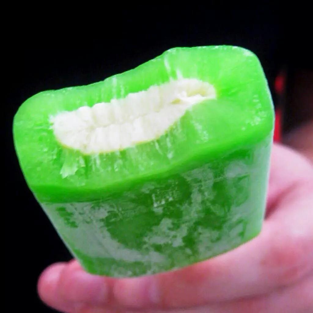 ammar_izzue's tweet photo. Aiskrim paling sedap tak kira lah jenama pape 😘 RT - setuju. http://t.co/ZhncCpOVbC