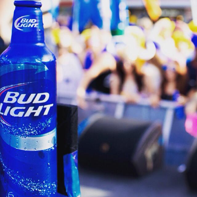 BudLight_TX's tweet photo. How to enter the #SumerBucketList Contest:
1. Take a pic
2. Use: #UpForWhatever & #BLcontest
3. Share it! http://t.co/huNycZxS9Y
