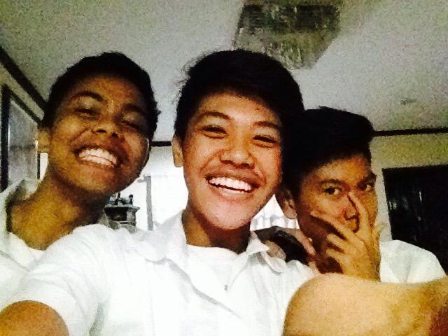 hjcipriano's tweet photo. Thesis                                                          #TEAMLOYALS @kawawaeveryday @uan_cruz http://t.co/VZteON96YK