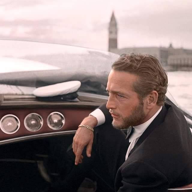 _Cinefilos_'s tweet photo. Paul en Venecia http://t.co/9FYgNUw5i4