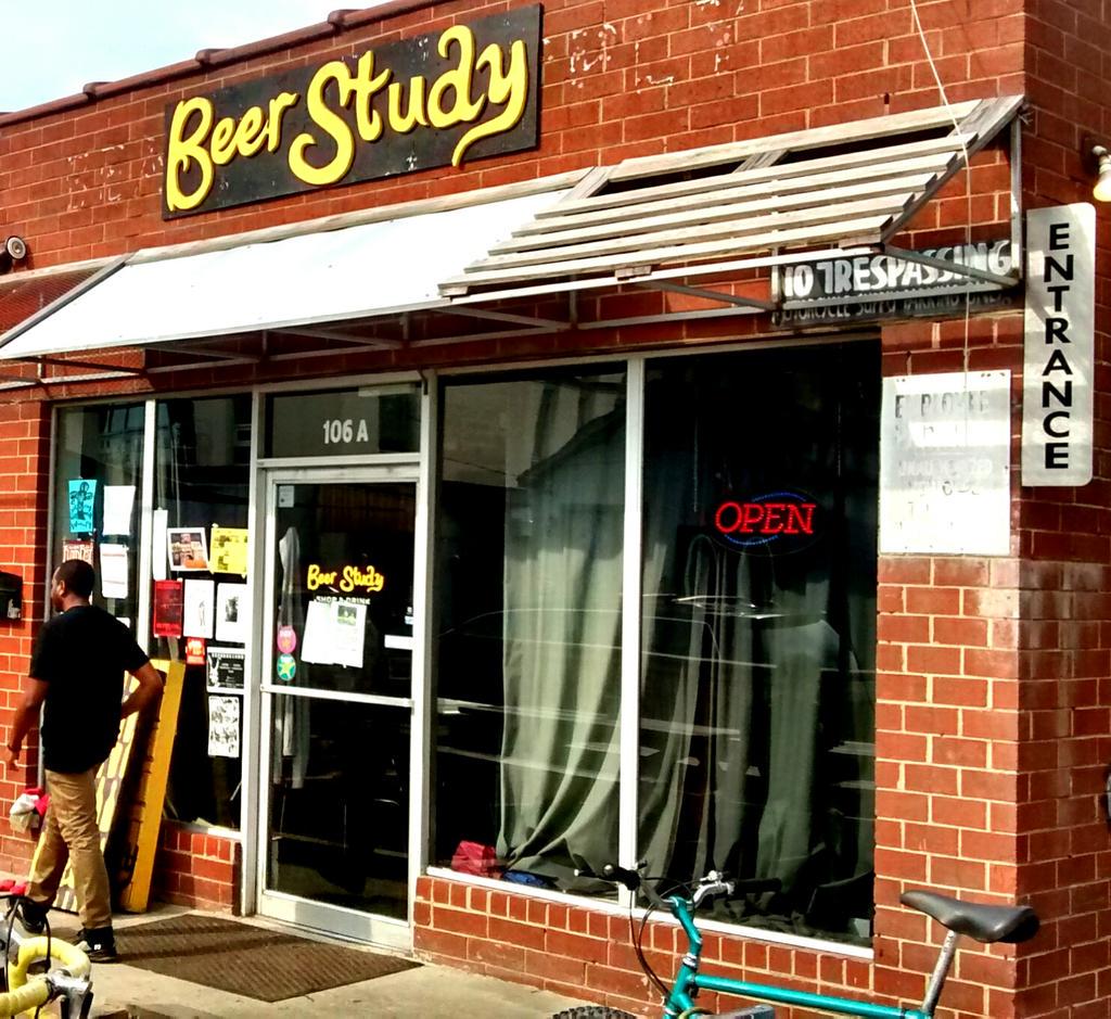 WndlustMarriage's tweet image. #UNC in #ChapelHill is a fantastic university and #Beerstudy is one of the best #beer shops we've been to! #visitnc