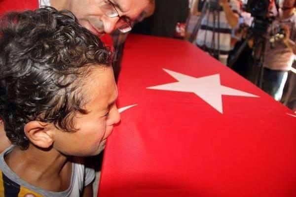 Tek sucları polis ya da asker cocugu olmak mı ??