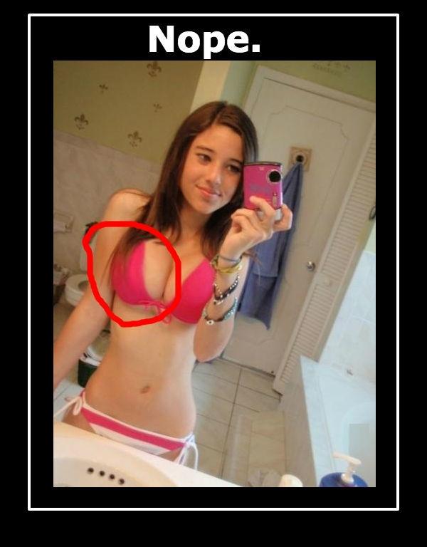 The Stupidest Selfies Of 2014 bit.ly/1LBw3zv
