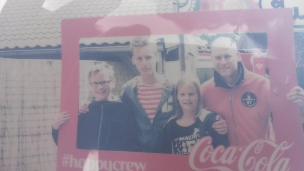 PeterMollNL's tweet photo. @Walibi #happycrew http://t.co/MHWpZLWcIb