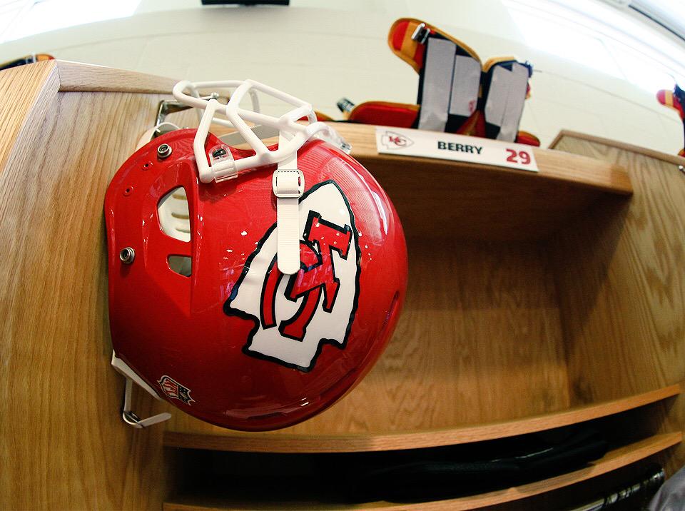 Chiefs's tweet photo. He's BACK!
#ChiefsCamp http://t.co/bOR4VX48Rj