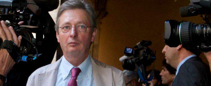 fattoquotidiano's tweet photo. #Azzollini, Casson (#Pd): “Una vergogna, si è voluto salvare uno della Casta”
LEGGI: http://t.co/GuaAzzjwpX http://t.co/Ny4EgiQk8z